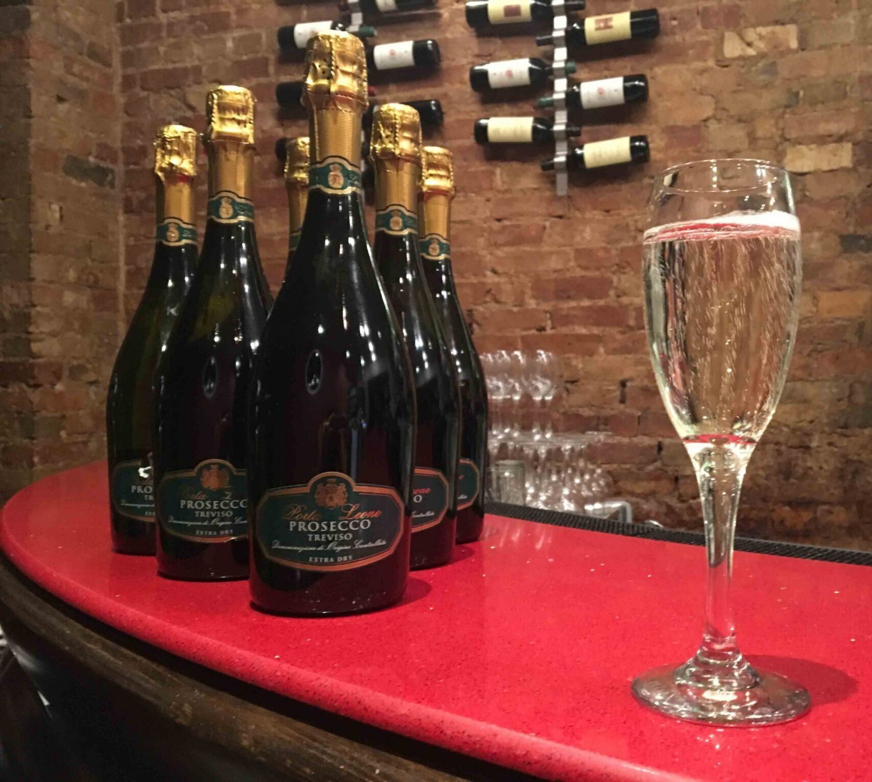 Prosecco at De Luca